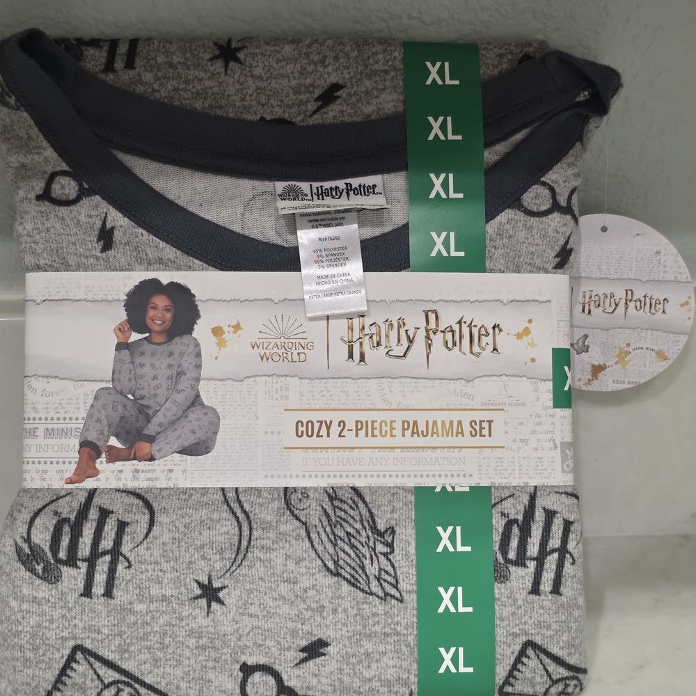 NWT Warner Bros. Harry Potter Women's Cozy 2 - Piece Set Size XL